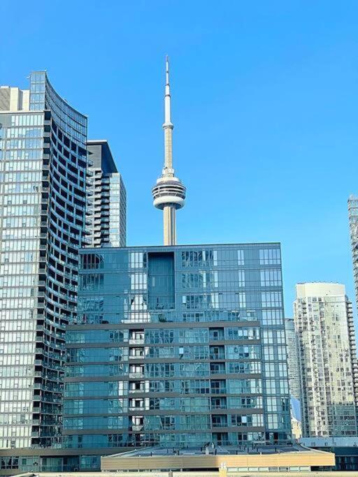 Stunning Luxurious Lakeview Condo By Cn Tower Toronto Exteriér fotografie